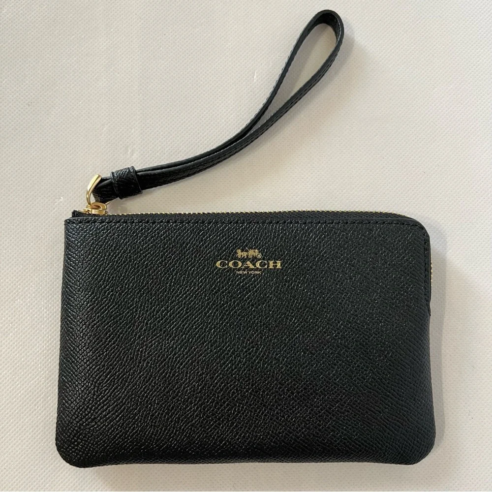 Coach Black Leather Corner Zip Wristlet NWT